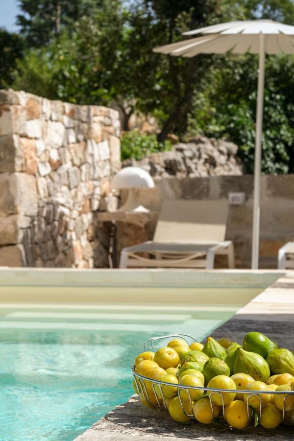 Truloco Nuzzi - Luxury Domus Villa โลโกโรตอนโด ภายนอก รูปภาพ