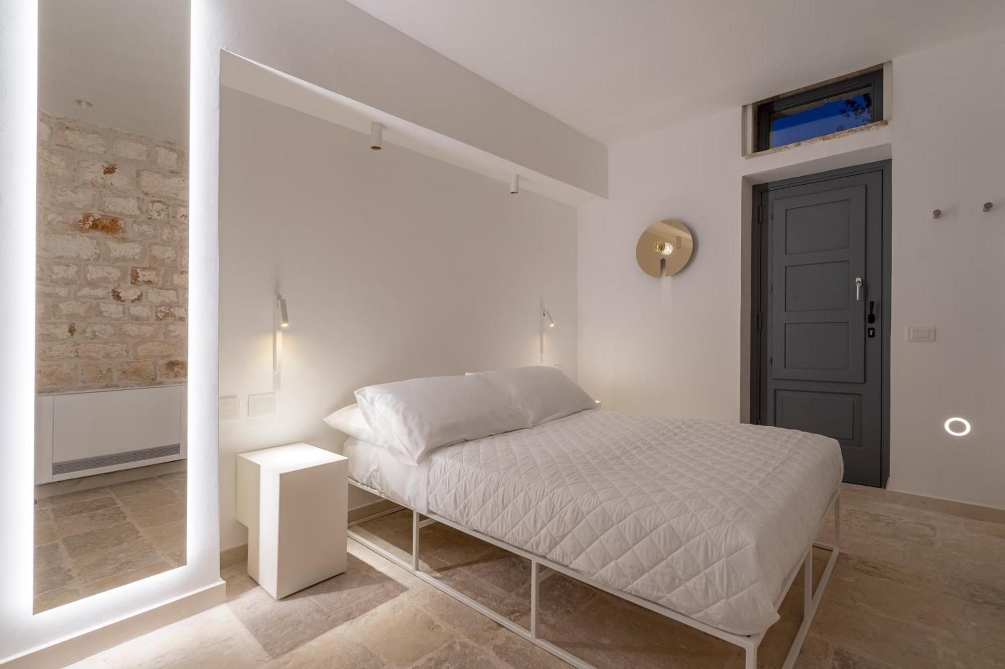 Truloco Nuzzi - Luxury Domus Villa โลโกโรตอนโด ภายนอก รูปภาพ