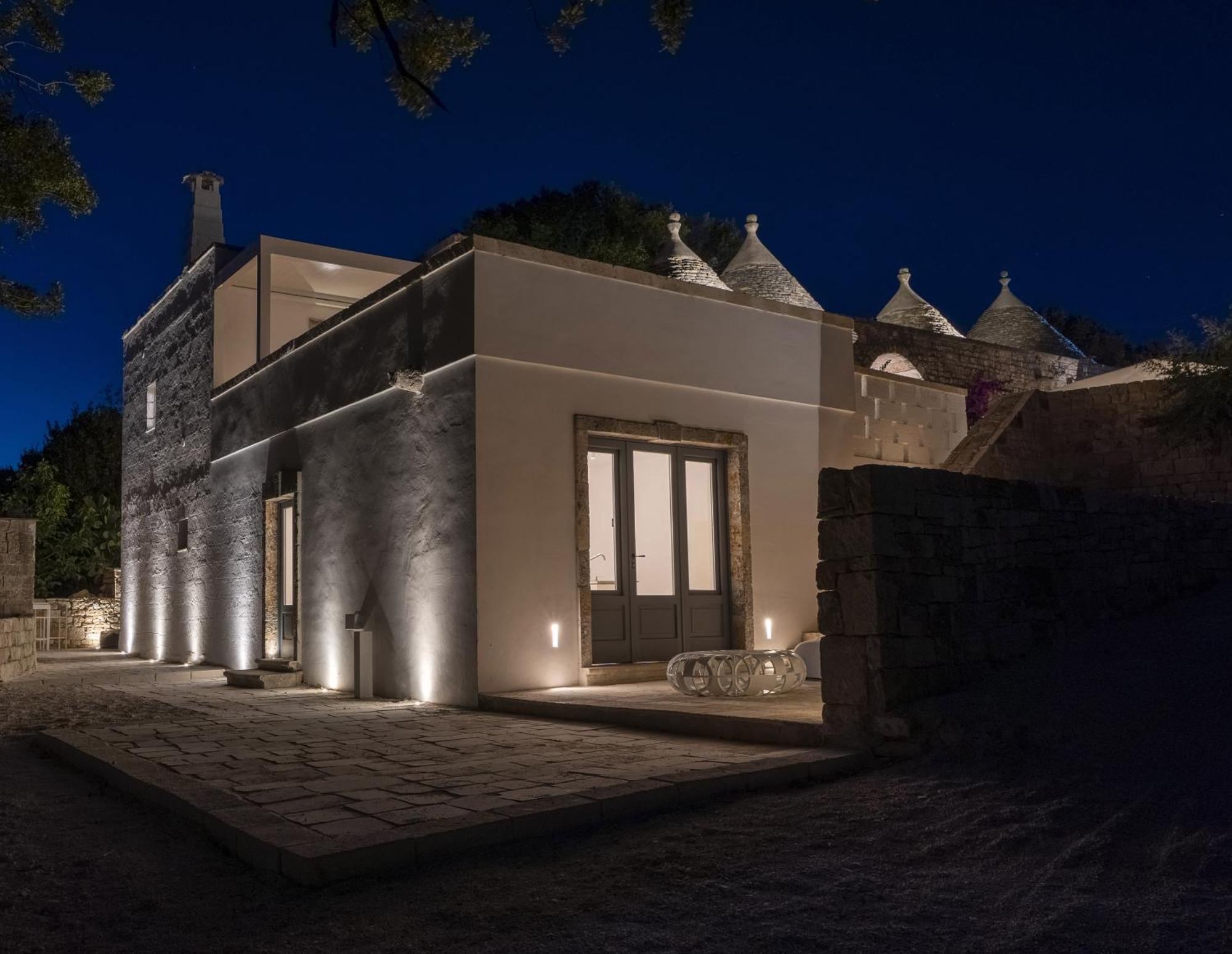 Truloco Nuzzi - Luxury Domus Villa โลโกโรตอนโด ภายนอก รูปภาพ